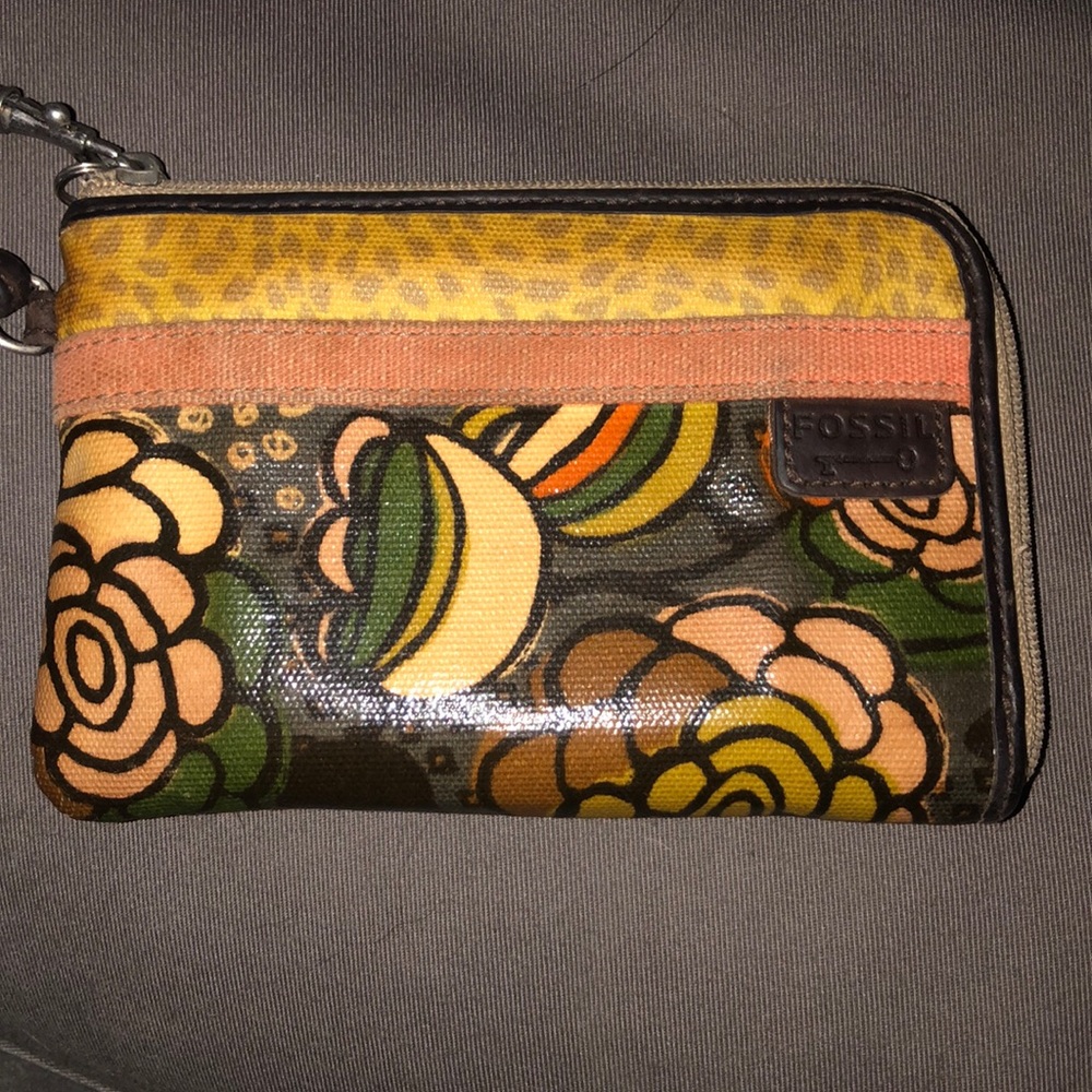 Fossil wristlet wallet